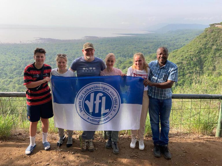 Marcus, Bella, Dani, Kyara und Britt in Tansania
